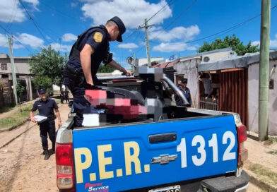 Detuvieron a dos sospechosos por el robo de un celular tras allanamientos