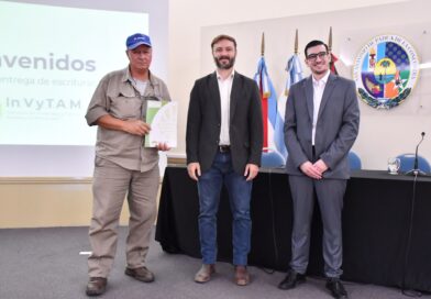 MÁS DE 20 FAMILIAS RECIBIERON SUS ESCRITURAS TRASLATIVAS DE DOMINIO