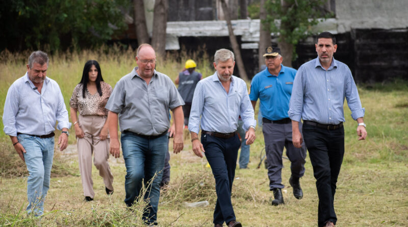 Frigerio supervisó en Paraná tareas de mantenimiento escolar realizadas por internos del Servicio Penitenciario