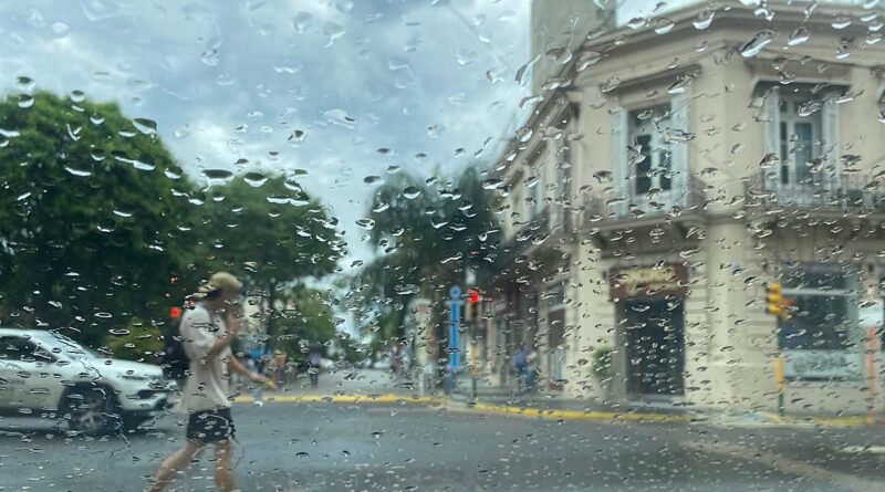 El fin de semana llegaría con precipitaciones y alivió temporal para el calor