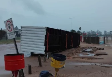 El fuerte temporal repercutió en la región y causó severos daños en el camping de Santa Ana