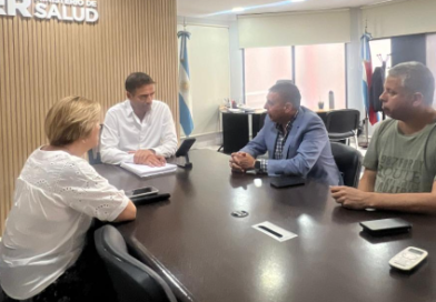 Amaro y el ministro Blanzaco avanzaron en acuerdos para brindar cobertura sanitaria a trabajadores de la fruta