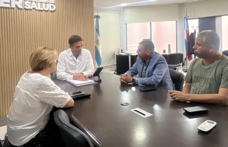 Amaro y el ministro Blanzaco avanzaron en acuerdos para brindar cobertura sanitaria a trabajadores de la fruta