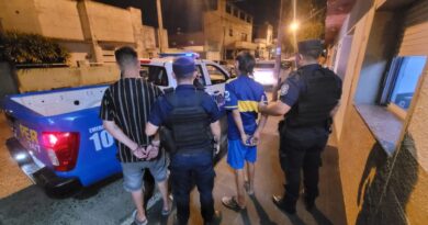 Las señales de un iPhone robado permitieron dar con presuntos delincuentes en Carretera de la Cruz: secuestran cocaína, billetes falsos y detienen a dos personas