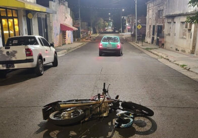 Motociclista debió ser hospitalizado tras un choque entre una moto y un auto