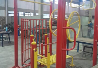 Alumnos de la EET Quirós pusieron en valor máquinas de ejercicios en la zona del puerto