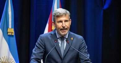 Frigerio destacó la apicultura: “Es importante para nuestra vida, economía y el mercado laboral en Entre Ríos”