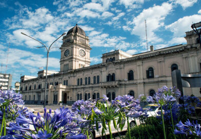 Inician sumario a una empleada que faltó 400 veces y la instan a devolver más de $14 millones