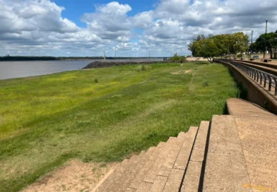 El río Uruguay presenta un inusitado nivel bajo y desde Salto Grande detallaron cómo seguirá
