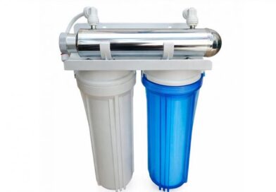 Equipo del CONICET desarrolla un dispositivo de uso doméstico para remover micro y nanoplásticos del agua