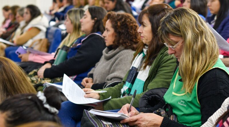hoy lunes comienzan las capacitaciones de alfabetización para docentes de nivel Inicial