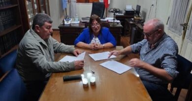 Se firmaron contratos para la ejecución de viviendas en Concordia y Los Conquistadores