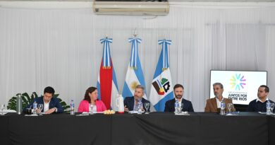 El gobernador se reunió con intendentes de Juntos por Entre Ríos