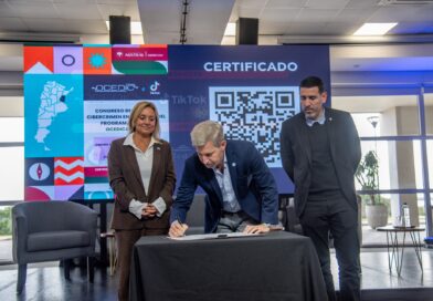 Frigerio instó a cuidar a niños y jóvenes a través del diálogo y el uso inteligente de la tecnología