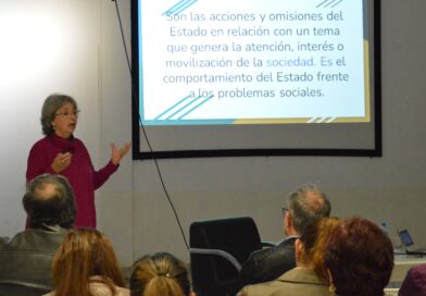 Se analizaron políticas y desafíos en torno al cuidado de las personas mayores