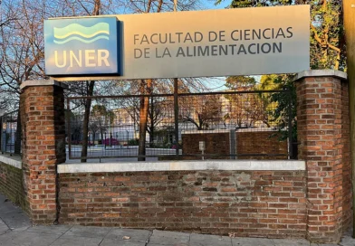 La primera mujer en graduarse de Ingeniería Mecatrónica en la UNER destacó el nivel de formación de la carrera