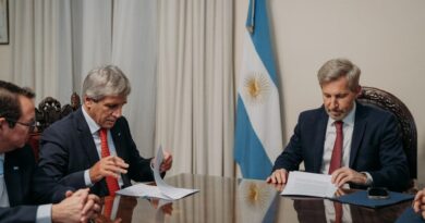 Frigerio firmó un convenio con Nación que reconoce deudas a favor de Entre Ríos y transfiere inmuebles