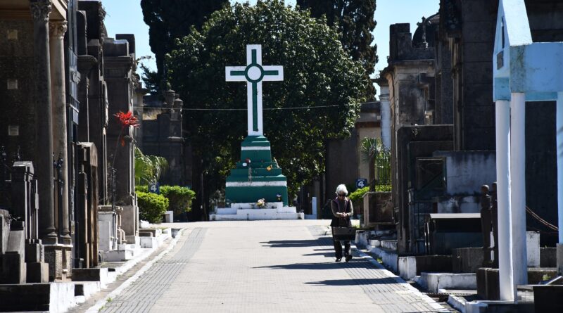 MISA POR EL DÍA DEL PADRE EN EL CEMENTERIO NUEVO
