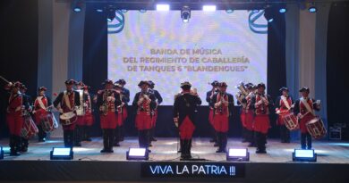 FUNCIÓN CULTURAL DE HONOR POR EL 210° ANIVERSARIO DE LA DECLARACIÓN DE LA INDEPENDENCIA