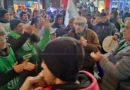 ATE llevó la protesta por las cesantías municipales a la gala del Teatro Odeón