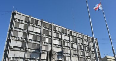 El gobierno oficializó el aumento del 3 por ciento para docentes y fijó un nuevo salario mínimo