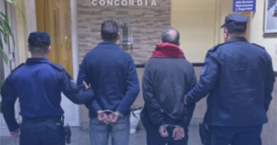 Dos detenidos tras dos allanamientos por un robo de prendas de vestir