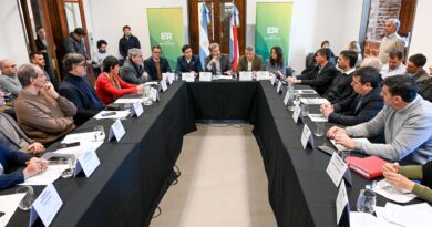 El gobernador anunció medidas de alivio para el sector turístico