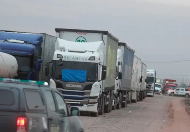 Ya son más de 3.000 los camiones varados por el cierre de pasos a Chile