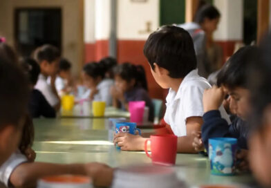 El gobierno dio a conocer qué desayunos se sirven y señaló irregularidades en escuelas que critican el nuevo sistema