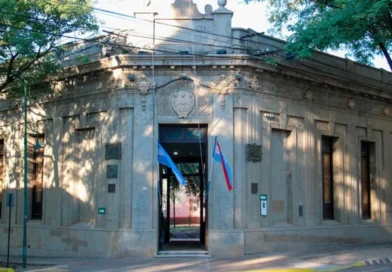 Estafadores se hacen pasar por personal de un municipio entrerriano para vender bolsas y productos
