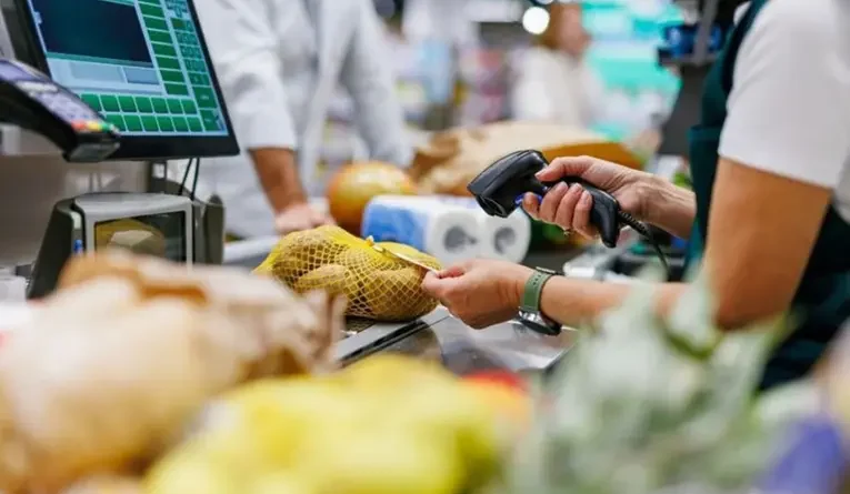 Día del Empleado de Comercio: qué negocios estarán cerrados este lunes y cómo se paga