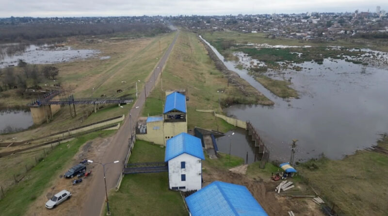 El municipio ordenó desocupar un sector de la Defensa Sur por su función ante posibles inundaciones