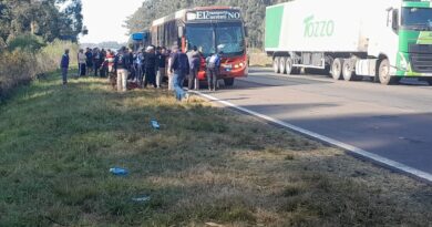 Operativo sorpresa en la Autovía Artigas: revisaron 35 colectivos y detectaron a un hombre con pedido de Fiscalía