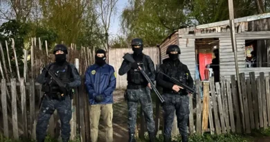 https://despertarentrerriano.com/cuatro-allanamientos-detuvieron-a-un-hombre-y-secuestraron-cocaina/#:~:text=Despertar%20Entrerriano-,Cuatro%20allanamientos%3A%20Detuvieron%20a%20un%20hombre%20y%20secuestraron%20coca%C3%ADna,-La%20Polic%C3%ADa%20secuestr%C3%B3