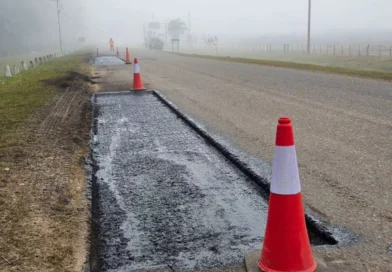 Aparecieron baches tras los recientes arreglos y ahora volvieron los operarios a la Ruta 4