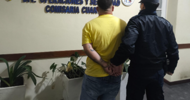Concordia: Alcoholizado, chocó varios autos, huyó y cayó con una camioneta que tenía pedido de secuestro