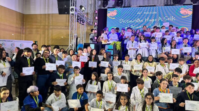 Emoción, valores y solidardad en la entrega de la Distinción al Alumno Solidario