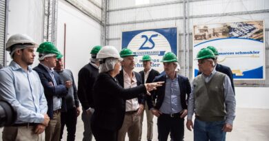 Frigerio visitó una empresa arrocera de San Salvador que amplía su capacidad productiva con financiamiento del CFI