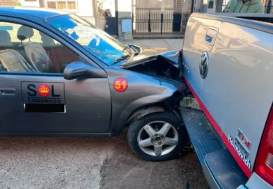 Un remisero habría sufrido una descompensación y chocó contra una camioneta