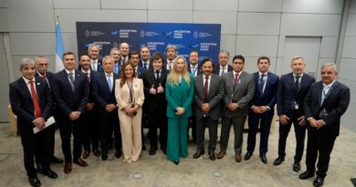 Frigerio busca en París inversiones para ampliar la producción y generar empleo en Entre Ríos