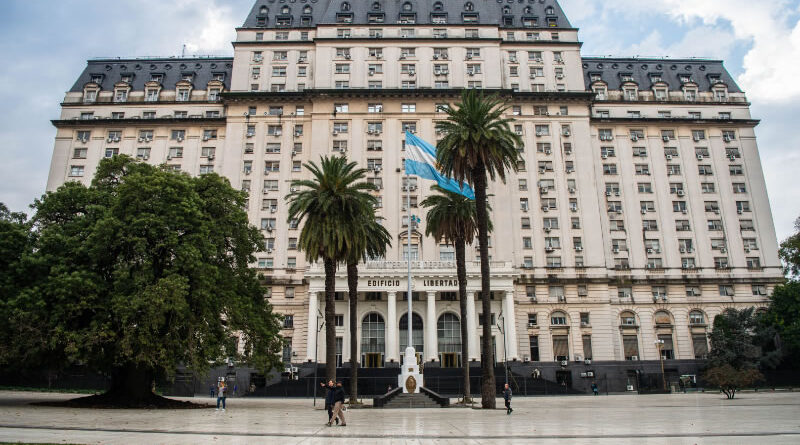 El Gobierno declaró secreto militar un proceso de compra de equipamiento para las Fuerzas Armadas