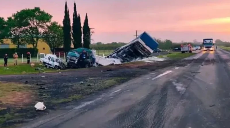 Un camionero de la región protagonizó un choque frontal que dejó tres muertos en Entre Ríos