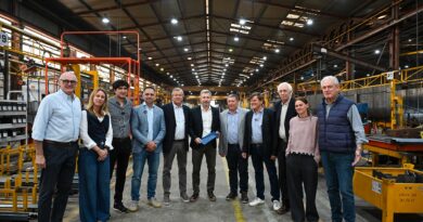 Frigerio entregó la adhesión al RINI a una metalúrgica de Gualeguaychú que proyecta invertir 9.500 millones