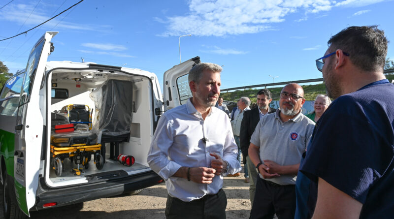 En Ceibas, Frigerio entregó una ambulancia y recorrió obras que se ejecutan en una escuela