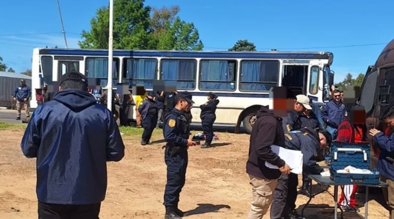La encargada de una cuadrilla de cosecha llevaba 60 envoltorios de cocaína ocultos en sus partes íntimas