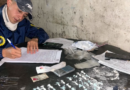 Lo encontraron durmiendo debajo de una pileta en la casa a la que no podía acercarse: mientras su expareja fraccionaba cocaína